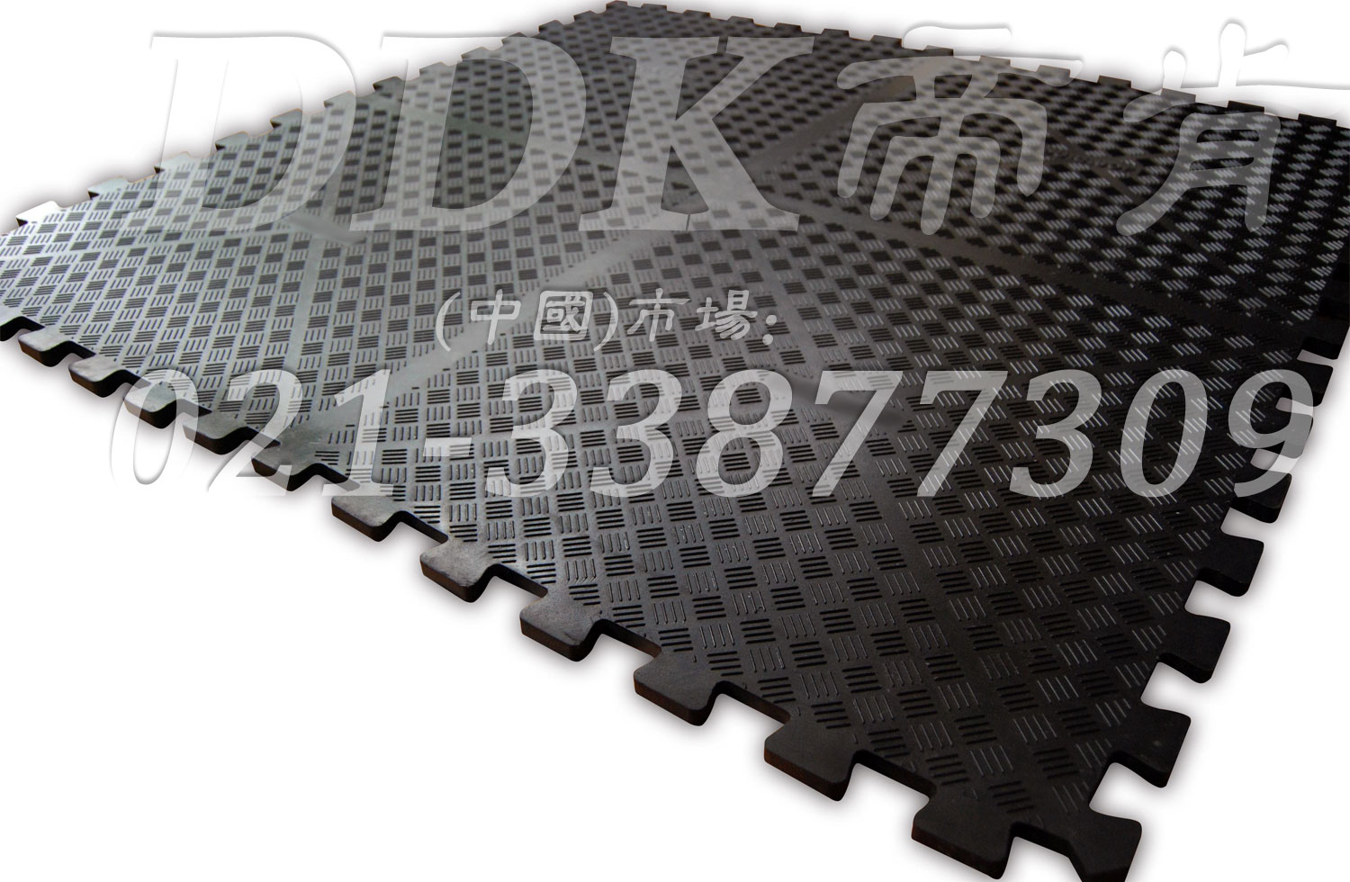 黑色（2012年款式）樣板圖片-帝肯(DDK)_4600（GB|吉霸）效果圖，健身房地墊,健身房地板,健身房地板膠,健身房地毯,健身房地膠,健身房橡膠地板,健身房防震地墊,減震橡膠墊,pvc橡膠地板,工廠用橡膠地墊,安全橡膠地墊,橡膠地板,橡膠防滑墊 ,橡膠彈性地墊,橡膠地毯,橡膠防滑地毯,橡膠防滑地墊,橡膠腳墊,工業(yè)橡膠地板,工業(yè)地板,工業(yè)地板膠,工業(yè)地磚,工廠地板,工廠地墊,工業(yè)防滑墊,工廠地板膠,工廠地膠,工廠防滑地墊,工廠防滑墊