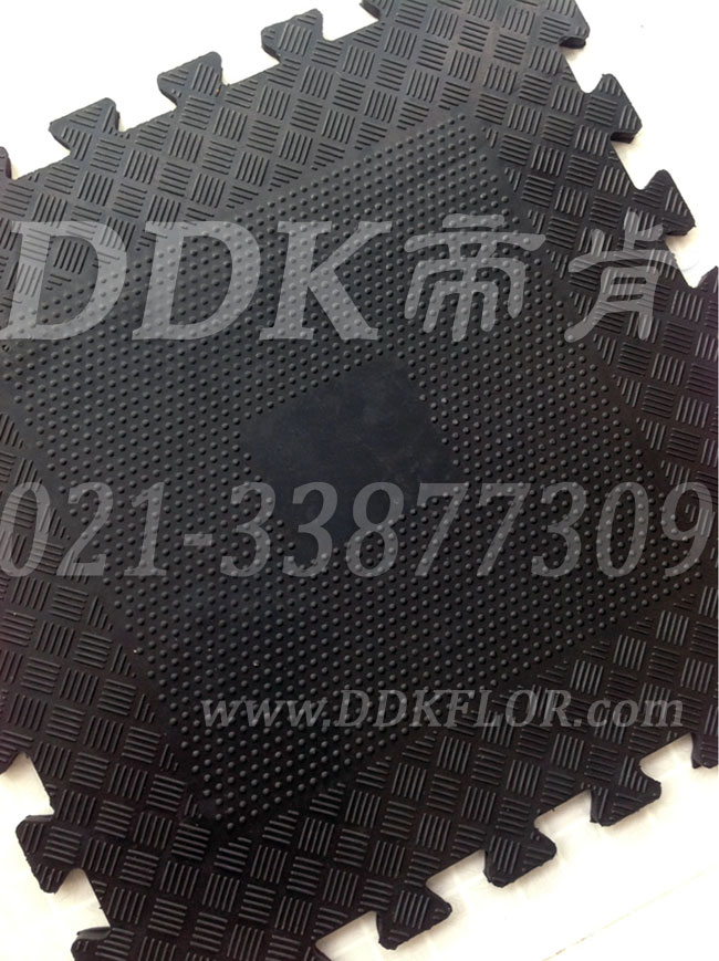 黑色（2013年款式）樣板圖片，帝肯(DDK)_4600（GB|吉霸）效果圖，健身房地墊,健身房地板,健身房地板膠,健身房地毯,健身房地膠,健身房橡膠地板,健身房防震地墊,減震橡膠墊,pvc橡膠地板,工廠用橡膠地墊,安全橡膠地墊,橡膠地板,橡膠防滑墊 ,橡膠彈性地墊,橡膠地毯,橡膠防滑地毯,橡膠防滑地墊,橡膠腳墊,工業(yè)橡膠地板,工業(yè)地板,工業(yè)地板膠,工業(yè)地磚,工廠地板,工廠地墊,工業(yè)防滑墊,工廠地板膠,工廠地膠,工廠防滑地墊,工廠防滑墊