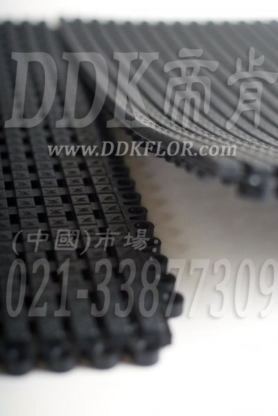 黑色和灰色相拼樣板圖片,帝肯(DDK)_9900__9979（工廠倉庫車間地面材料）效果圖，工業(yè)用格柵地墊,柵格地墊,工業(yè)地墊,工業(yè)防滑墊,工業(yè)防滑地墊,工業(yè)走道地墊,pvc工業(yè)地板,工廠防滑地墊,工廠防滑墊,廠房地膠,廠房防滑地膠,耐重壓地墊,耐重壓地板,重型防滑耐油墊,pvc承重地板,抗壓地墊,耐壓地板,耐壓耐磨地毯,耐油地墊,耐油耐水地墊,耐油防滑地墊,耐油防滑墊