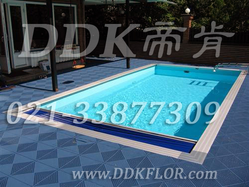 淺藍(lán)色平滑表面（3）_泳池周邊防滑墊樣板圖片,帝肯(DDK)_9013（Piz|廣場）效果圖，泳池地膠,泳池防滑地墊,泳池防滑地毯,游泳池防滑墊,游泳池防滑地膠,游泳池地墊