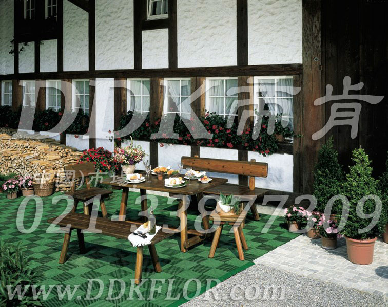 綠色拼裝_花園地面鋪設(shè)材料樣板圖片,帝肯(DDK)_8100_T550（室外花園地面材料）效果圖，戶外地磚,戶外地板,戶外花園地磚,pvc戶外地板,塑料戶外地板,幼兒園戶外地墊,幼兒園戶外地板,戶外地墊,戶外地毯,戶外地膠,戶外塑料地板,戶外塑膠地毯,戶外花園地板,戶外草坪地墊,戶外防滑墊,花園戶外地板,陽臺戶外地板,入戶花園地板,入戶花園地面,室外花園地磚,花園地板磚,露臺花園裝修,室外地板膠,室外地磚,室外地膠,室外塑料地板,室外塑膠地板,室外鏤空拼裝地板,室外防水地板,室外防滑地墊,室外生態(tài)地板,室外環(huán)保地板,室外防腐地板,室外陽臺地板,室外陽臺磚,室外露臺地磚,室外露臺裝修,幼兒園室外地膠