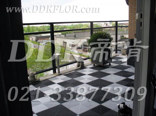 黑加白相拼_組合鋪裝_休閑陽(yáng)臺(tái)裝多種顏色的地板樣板圖片,帝肯(DDK)_8100_T500(露天陽(yáng)臺(tái)地面材料)效果圖 黑加白相拼_組合鋪裝_休閑陽(yáng)臺(tái)裝多種顏色的地板樣板圖片,帝肯(DDK)_8100_T500(露天陽(yáng)臺(tái)地面材料)效果圖,別墅陽(yáng)臺(tái)地板,別墅陽(yáng)臺(tái)裝修,室外陽(yáng)臺(tái)地板,室外陽(yáng)臺(tái)磚,室外露臺(tái)地磚,室外露臺(tái)裝修,舞臺(tái)地板,陽(yáng)臺(tái)地板磚,陽(yáng)臺(tái)地磚裝修,陽(yáng)臺(tái)戶外地板,陽(yáng)臺(tái)拼裝地板,陽(yáng)臺(tái)裝修,露臺(tái)地板,露臺(tái)地磚,露臺(tái)地面裝修,露臺(tái)拼接地板,露臺(tái)花園裝修,露臺(tái)防滑地板,露臺(tái)防滑地磚,頂樓露臺(tái)裝修,室外生態(tài)地板,室外環(huán)保地板,室外防腐地板