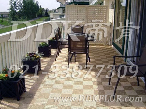 淡卡其色拼裝組合鋪地_露臺(tái)地磚樣板圖片,帝肯(DDK)_8100_T500（露天陽臺(tái)地面材料）效果圖,別墅陽臺(tái)地板,別墅陽臺(tái)裝修,室外陽臺(tái)地板,室外陽臺(tái)磚,室外露臺(tái)地磚,室外露臺(tái)裝修,舞臺(tái)地板,陽臺(tái)地板磚,陽臺(tái)地磚裝修,陽臺(tái)戶外地板,陽臺(tái)拼裝地板,陽臺(tái)裝修,露臺(tái)地板,露臺(tái)地磚,露臺(tái)地面裝修,露臺(tái)拼接地板,露臺(tái)花園裝修,露臺(tái)防滑地板,露臺(tái)防滑地磚,頂樓露臺(tái)裝修,室外生態(tài)地板,室外環(huán)保地板,室外防腐地板