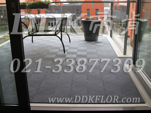 淡卡其色拼裝組合鋪地_露臺(tái)地磚樣板圖片,帝肯(DDK)_8100_T500（露天陽臺(tái)地面材料）效果圖,別墅陽臺(tái)地板,別墅陽臺(tái)裝修,室外陽臺(tái)地板,室外陽臺(tái)磚,室外露臺(tái)地磚,室外露臺(tái)裝修,舞臺(tái)地板,陽臺(tái)地板磚,陽臺(tái)地磚裝修,陽臺(tái)戶外地板,陽臺(tái)拼裝地板,陽臺(tái)裝修,露臺(tái)地板,露臺(tái)地磚,露臺(tái)地面裝修,露臺(tái)拼接地板,露臺(tái)花園裝修,露臺(tái)防滑地板,露臺(tái)防滑地磚,頂樓露臺(tái)裝修,室外生態(tài)地板,室外環(huán)保地板,室外防腐地板