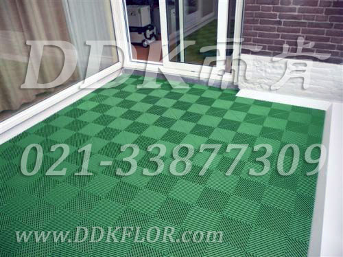 綠色拼裝_露臺(tái)塑膠地板材料樣板圖片,帝肯(DDK)_8100_T500（露天陽臺(tái)地面材料）效果圖,別墅陽臺(tái)地板,別墅陽臺(tái)裝修,室外陽臺(tái)地板,室外陽臺(tái)磚,室外露臺(tái)地磚,室外露臺(tái)裝修,舞臺(tái)地板,陽臺(tái)地板磚,陽臺(tái)地磚裝修,陽臺(tái)戶外地板,陽臺(tái)拼裝地板,陽臺(tái)裝修,露臺(tái)地板,露臺(tái)地磚,露臺(tái)地面裝修,露臺(tái)拼接地板,露臺(tái)花園裝修,露臺(tái)防滑地板,露臺(tái)防滑地磚,頂樓露臺(tái)裝修,室外生態(tài)地板,室外環(huán)保地板,室外防腐地板