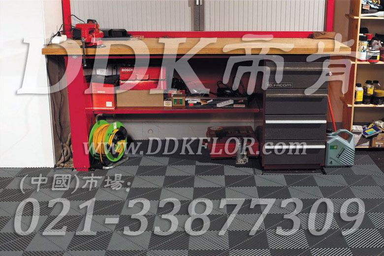 深灰色(7)_機器維修車間地面鋪耐油抗壓新型地磚材料樣板圖片,帝肯(DDK)_8100_9979(工廠地面材料)效果圖 深灰色(7)_機器維修車間地面鋪耐油抗壓新型地磚材料樣板圖片,帝肯(DDK)_8100_9979(工廠地面材料)效果圖,工廠車間地膠,維修車間地板,車間地墊,車間地板,車間地板磚,車間用地板膠,車間塑料防滑墊,車間地膠墊,車間防砸地板,車間防滑墊,車間防滑地墊,抗壓地板,抗壓地墊,耐壓地板,耐壓耐磨地毯,耐重壓地墊,防水地墊,透水地墊,透水地板膠墊,防水墊,防水地膠墊,防水防滑墊,防滑隔水墊,隔水地墊,隔水地板,隔水材料,疏水地墊,疏水板,疏水磚,疏水防滑墊,疏水防滑地墊,耐油耐水地墊,漏水防滑墊,漏水地膠,漏水地墊,疏水墊,排水地板,排水防滑墊,排水地墊,泄水型地板磚,pvc防水地墊,工業(yè)地墊,工業(yè)地板,工業(yè)地板膠,工業(yè)地磚,工業(yè)地膠,工廠走道地墊,工廠地墊,工業(yè)防滑墊,工業(yè)防滑地板,工業(yè)防滑地墊,工業(yè)走道地墊,工業(yè)耐油地墊,工業(yè)用格柵地墊,工廠用塑料地板,工廠地膠,工廠地板膠,工廠地板,工廠塑膠地板,pvc工業(yè)地板,廠房地板材料,廠房地膠,廠房防滑地膠,pvc承重地板,重型防滑耐油墊,塑料拼裝地板,塑料拼接地板,拼接式地墊,拼接地板,拼接式防滑墊,拼裝地墊,拼裝地板,拼裝地膠,防滑拼墊,耐酸堿地墊,耐酸堿防腐蝕膠墊,防酸堿地膠墊,網(wǎng)孔地墊,網(wǎng)格地板,網(wǎng)格防滑墊,網(wǎng)狀防滑墊,塑料網(wǎng)格扳,塑料網(wǎng)格防滑地墊,塑料防滑網(wǎng)格墊,防滑塑料網(wǎng)格