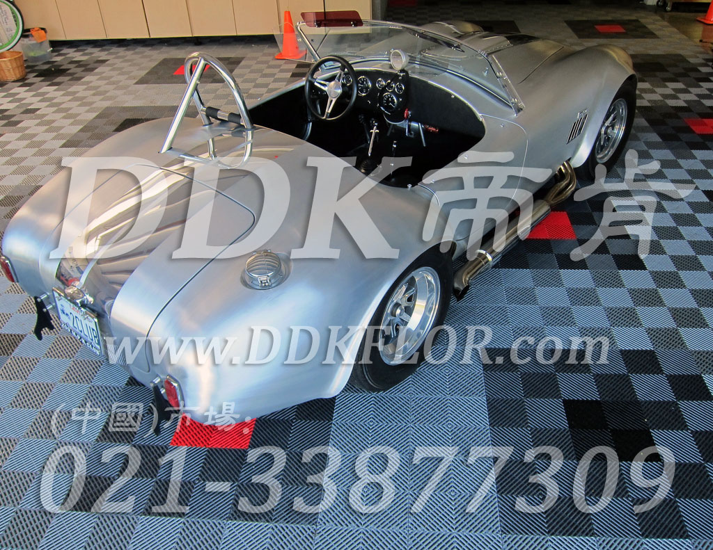 私人車庫(kù)地面鋪裝地板材料(7)_灰色樣板圖片,帝肯(DDK)_8100_C618(私人車庫(kù)地面材料)效果圖 私人車庫(kù)地面鋪裝地板材料(7)_灰色樣板圖片,帝肯(DDK)_8100_C618(私人車庫(kù)地面材料)效果圖,別墅私家車庫(kù)裝修,車庫(kù)pvc地板,車庫(kù)地坪,車庫(kù)地墊,車庫(kù)地板,車庫(kù)地膠,車庫(kù)塑料地毯,車庫(kù)塑膠地板,車庫(kù)防滑墊