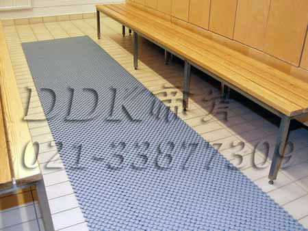 淺灰色_浴室換衣區(qū)地上防滑鋪地材料(18)樣板圖片,帝肯(DDK)_8200_337效果圖 淺灰色_浴室換衣區(qū)地上防滑鋪地材料(18)樣板圖片,帝肯(DDK)_8200_337效果圖,衛(wèi)浴防滑墊,洗浴防滑墊,洗澡間防滑墊,浴室pvc格柵地板,浴室地墊,浴室地板,浴室地板磚,浴室地毯,浴室地磚,浴室地膠,浴室墊,浴室防滑地墊,浴室防滑地板,浴室防滑地磚,浴室防滑地膠,浴室防滑墊,浴室防滑疏水磚,浴池防滑地墊,浴池防滑墊,淋浴房防滑墊