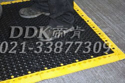 經(jīng)濟型網(wǎng)孔防油防水防滑地墊_顏色黑色_7mm厚樣板圖片,帝肯(DDK)_8250_9979(車間地面耐油防滑材料)效果圖 經(jīng)濟型網(wǎng)孔防油防水防滑地墊_顏色黑色_7mm厚樣板圖片,帝肯(DDK)_8250_9979(車間地面耐油防滑材料)效果圖,塑料防滑網(wǎng)格墊,塑料網(wǎng)格防滑地墊,塑料網(wǎng)格扳,網(wǎng)格塑料墊,網(wǎng)格地墊,網(wǎng)格地板,網(wǎng)格防滑墊,網(wǎng)格塑料地板墊,防滑塑料網(wǎng)格,網(wǎng)孔地墊,室外拼接地墊,拼裝地墊,拼接式地墊,拼接式防滑墊,防滑拼墊,PVC拼接地墊,室外鏤空拼裝地板,漏水防滑墊,漏水地膠,漏水地墊,漏水橡膠墊,透水地墊,防水地墊,防水地毯,防水墊,防水地膠墊,防水防滑墊,隔水地墊,隔水地板,隔水材料,耐油耐水地墊,疏水墊,疏水性材料,疏水磚,疏水防滑地墊,疏水防滑墊,疏水板,塑料膠墊,pvc防水地墊,z字型疏水墊,衛(wèi)生間防水地墊,衛(wèi)生間防水墊,衛(wèi)生間地板隔水墊,排水地墊,排水地板,排水防滑墊,泄水型地板磚,透水防滑塑膠地墊,防滑隔水墊,防潮地墊,pvc防滑地膠,PVC防滑墊,pvc地墊,pvc地膠
