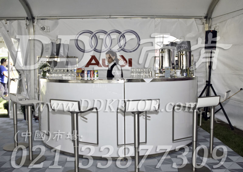 奧迪活動(dòng)接待區(qū)域戶外草坪上帳篷鋪設(shè)專用室外地板材料實(shí)景_全灰白色配合活動(dòng)區(qū)白色系統(tǒng)一效果樣板圖片,帝肯(DDK)_8100_600(戶外活動(dòng)用帳篷地面材料)效果圖 奧迪活動(dòng)接待區(qū)域戶外草坪上帳篷鋪設(shè)專用室外地板材料實(shí)景_全灰白色配合活動(dòng)區(qū)白色系統(tǒng)一效果樣板圖片,帝肯(DDK)_8100_600(戶外活動(dòng)用帳篷地面材料)效果圖,會(huì)展地板,可拼接展會(huì)塑膠地板,展會(huì)地膠,展銷會(huì)專用地板,展會(huì)地板,活動(dòng)地板,pvc活動(dòng)地板,移動(dòng)篷房用地板,帳篷地墊,帳篷地毯,帳篷地膠