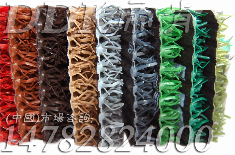 紅、卡其、棕、灰、綠多色硬質(zhì)塑料草坪地毯產(chǎn)品特寫實樣樣板圖片,帝肯(DDK)_6000（DDKTurf|特福）效果圖,仿真草坪,人造草坪,幼兒園戶外人造草坪,戶外塑料草坪,戶外草坪地墊,塑料草坪,綠草地墊,淘金草,耐磨塑料草坪毯,草坪地毯