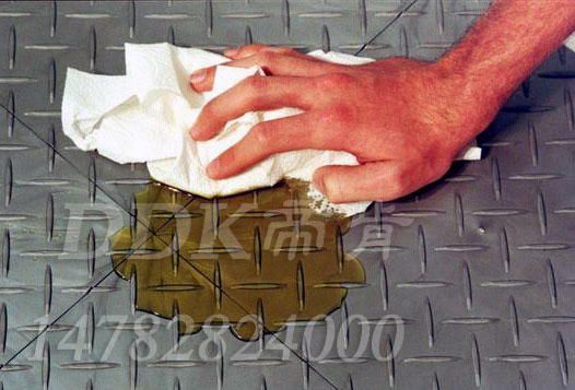 【工廠地面耐壓耐油材料】鐵板紋灰色拼塊式耐油地板樣板圖片,帝肯(DDK)_3000_9979(工廠用耐酸堿耐磨防油地面磚)效果圖 【工廠地面耐壓耐油材料】鐵板紋灰色拼塊式耐油地板樣板圖片,帝肯(DDK)_3000_9979(工廠用耐酸堿耐磨防油地面磚)效果圖,耐磨材料,耐壓地板,工業(yè)耐油地墊