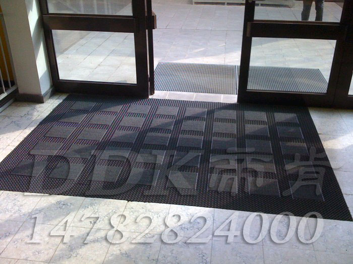 【剛進門鋪什么防塵腳墊好】拼塊式防塵門口腳墊樣板圖片,帝肯(DDK)_3MD9300（曼達(dá)）效果圖,入口防塵地墊,三合一防塵墊,三合一防塵地墊,門口防塵地墊,防塵墊,防塵地膠墊,防塵地毯,防塵門墊,防塵防污地墊,防塵防滑地墊,門口防塵地毯,門口防塵墊,防塵地墊