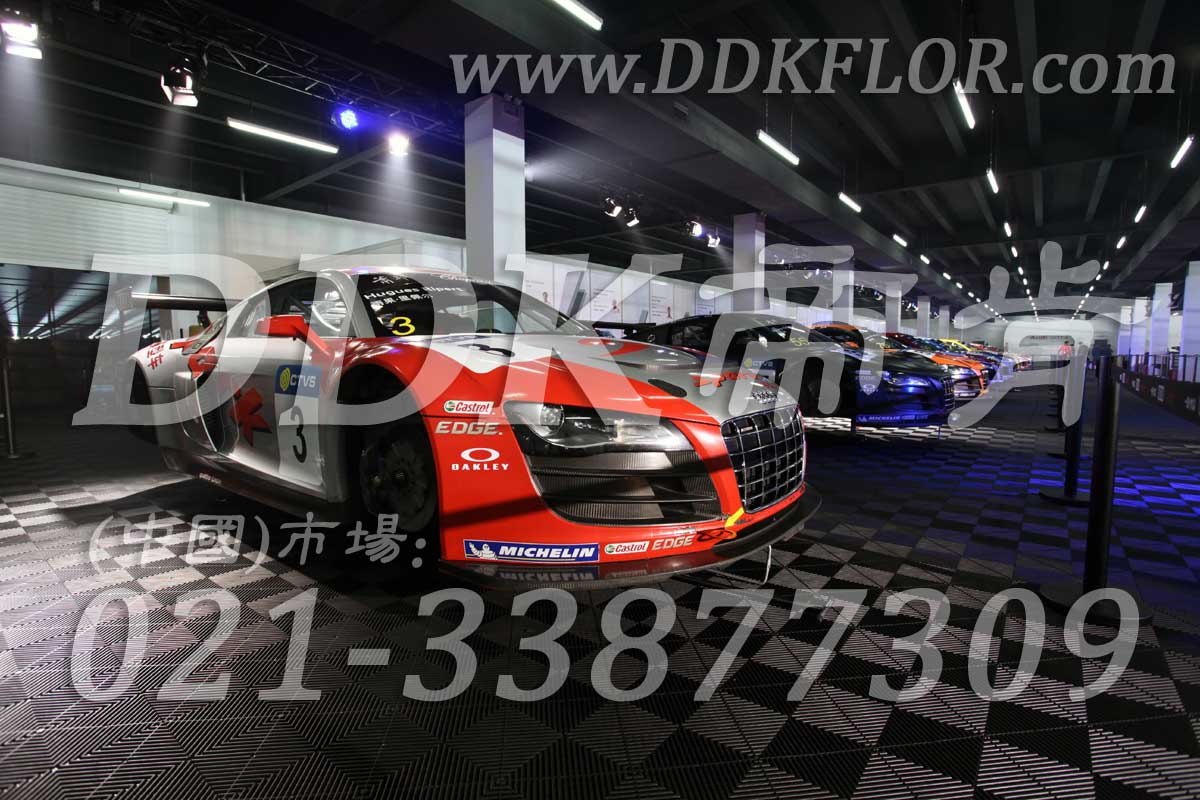 深灰色拼塊型抗壓耐油防滑地鋪材料樣板圖片,帝肯(DDK)_8100_6008（賽車P房帳篷地板）效果圖，帳篷地膠