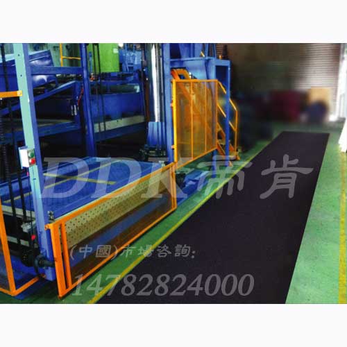 超強(qiáng)防滑耐油墊地毯黑色 0.9*18米高油污維修車間地面防油防滑膠皮S2800-DDK 超強(qiáng)防滑耐油墊地毯黑色 0.9*18米高油污維修車間地面防油防滑膠皮S2800-DDK